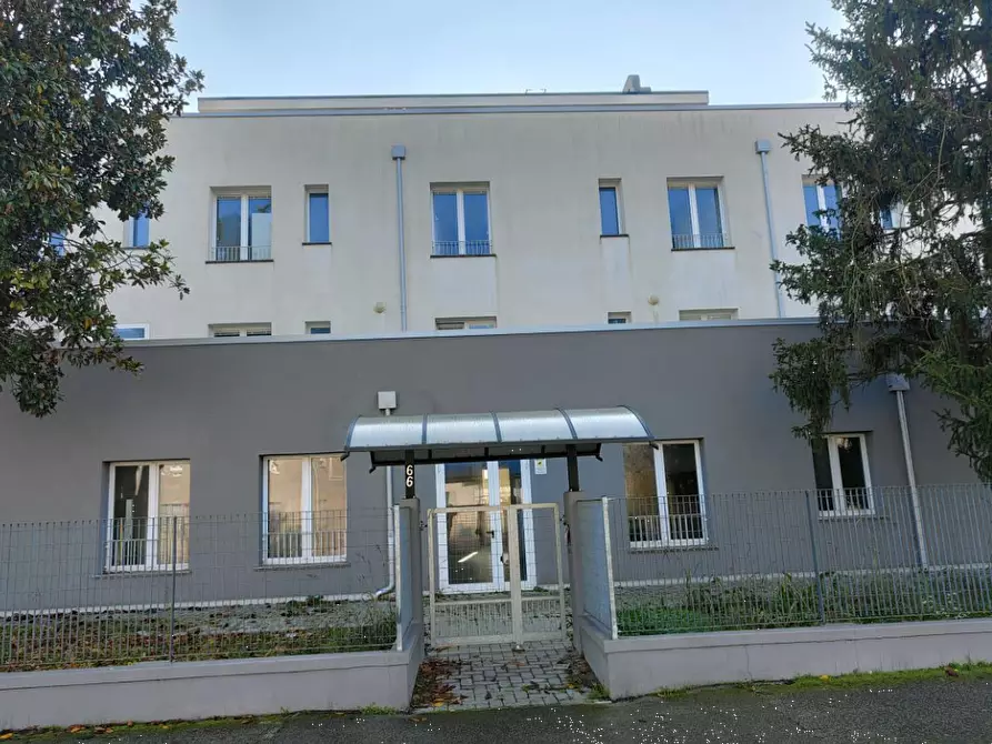 Immagine 2 di Stabile in vendita  in Via G. Garibaldi a Vigarano Mainarda