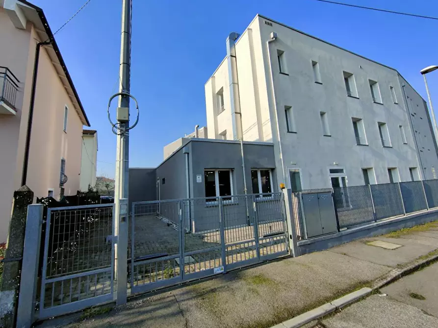 Immagine 4 di Stabile in vendita  in Via G. Garibaldi a Vigarano Mainarda