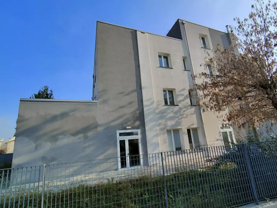 Immagine 5 di Stabile in vendita  in Via G. Garibaldi a Vigarano Mainarda