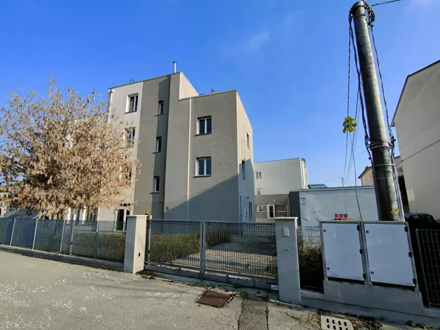 Immagine 6 di Stabile in vendita  in Via G. Garibaldi a Vigarano Mainarda