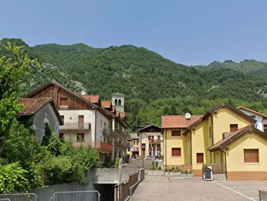 Immagine 7 di Stabile in vendita  in Via Piazzetta Cesare Battisti a Barcis