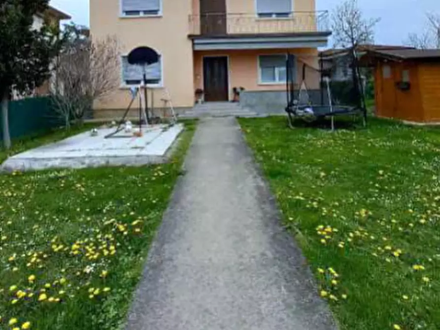 Immagine 1 di Casa indipendente in vendita  in Via Pezzut a Azzano Decimo
