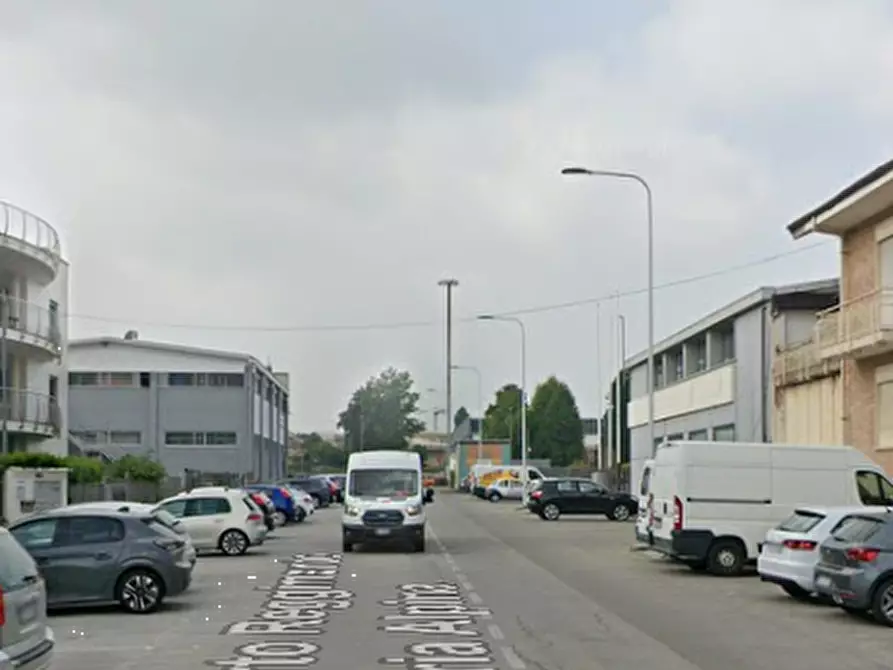 Immagine 4 di Magazzino in vendita  in Via Donato Bramante a Cuneo
