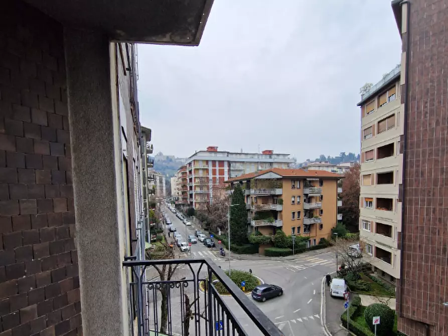 Immagine 10 di Appartamento in vendita  in Via Giuseppe Mazzini a Bergamo