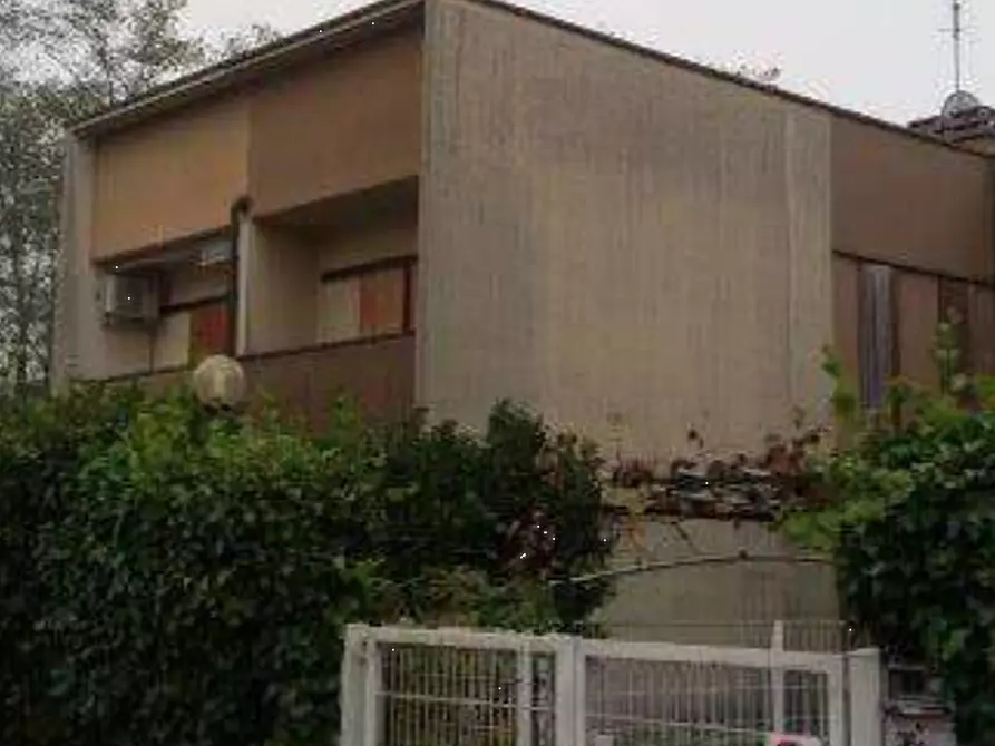 Immagine 1 di Villetta a schiera in vendita  in Via Dante Alighieri a Cesate
