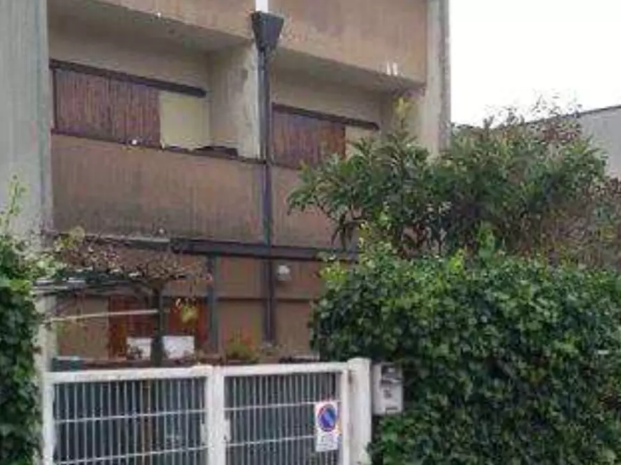 Immagine 2 di Villetta a schiera in vendita  in Via Dante Alighieri a Cesate