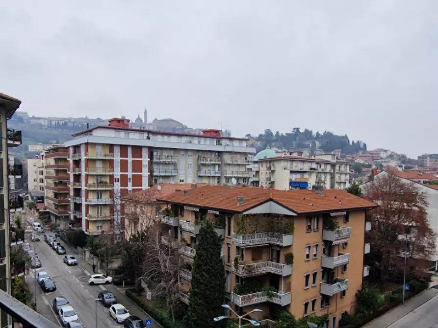 Immagine 2 di Appartamento in vendita  in Via Giuseppe Mazzini a Bergamo