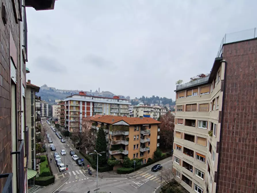 Immagine 8 di Appartamento in vendita  in Via Giuseppe Mazzini a Bergamo