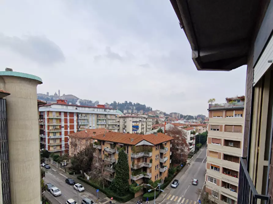 Immagine 1 di Appartamento in vendita  in Via Giuseppe Mazzini a Bergamo