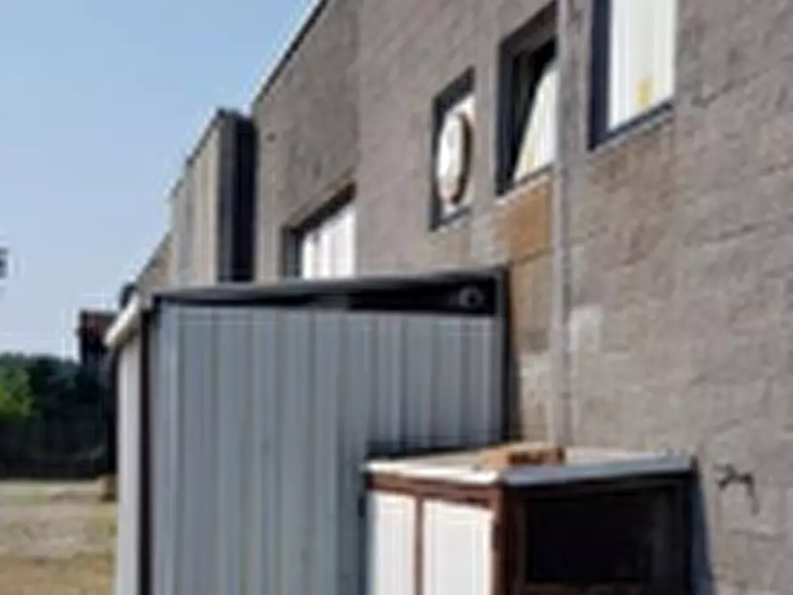 Immagine 1 di Laboratorio in vendita  in Via dell' Industria a Pizzighettone