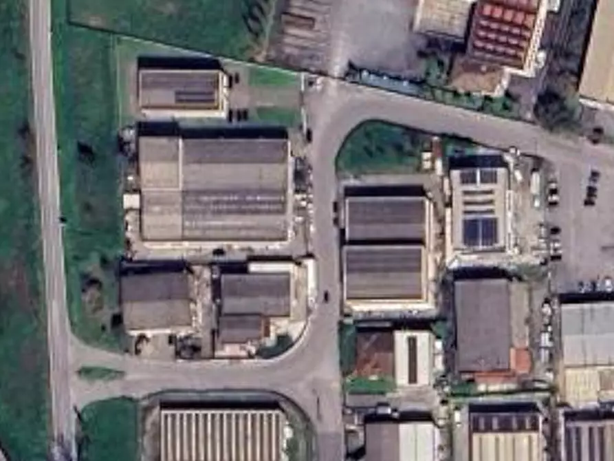 Immagine 11 di Laboratorio in vendita  in Via dell' Industria a Pizzighettone