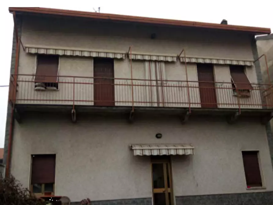 Immagine 1 di Porzione di casa in vendita  in Via Vicinale del Ponte a Busto Arsizio