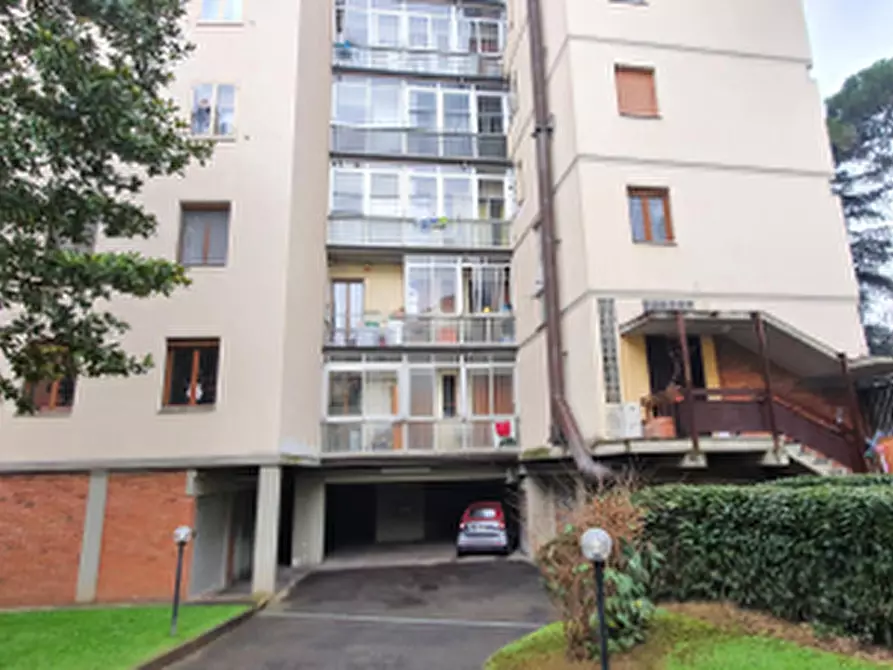 Immagine 3 di Garage in vendita  in Via dell'Orcagna a Firenze