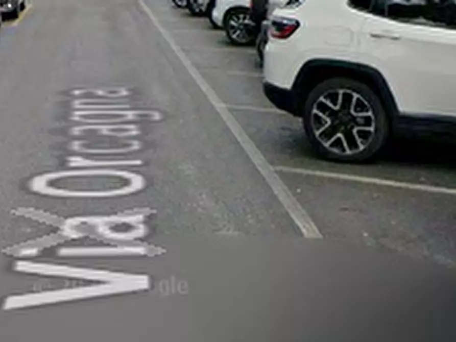 Immagine 6 di Garage in vendita  in Via dell'Orcagna a Firenze