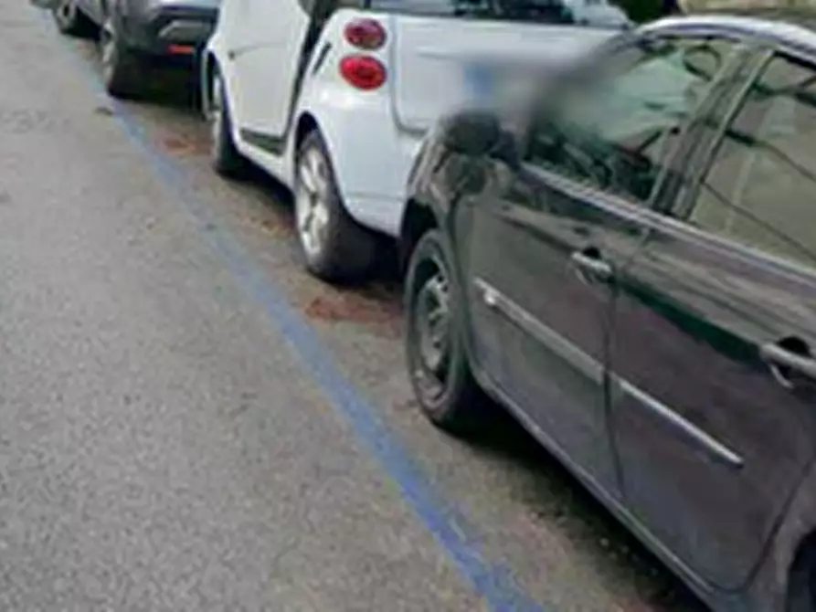 Immagine 8 di Garage in vendita  in Via dell'Orcagna a Firenze