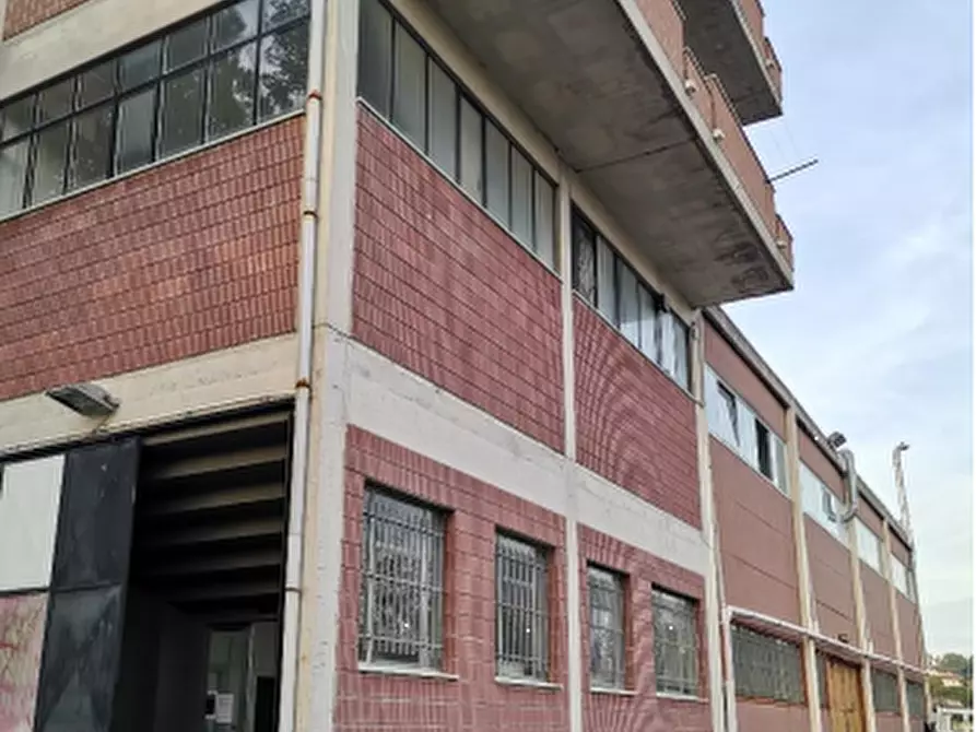 Immagine 8 di Magazzino in vendita  in Via Dolomiti a Montegranaro