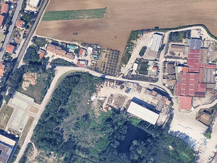 Immagine 2 di Magazzino in vendita  in Via della Vecchia Fornace a Perugia