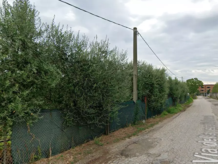 Immagine 3 di Magazzino in vendita  in Via della Vecchia Fornace a Perugia