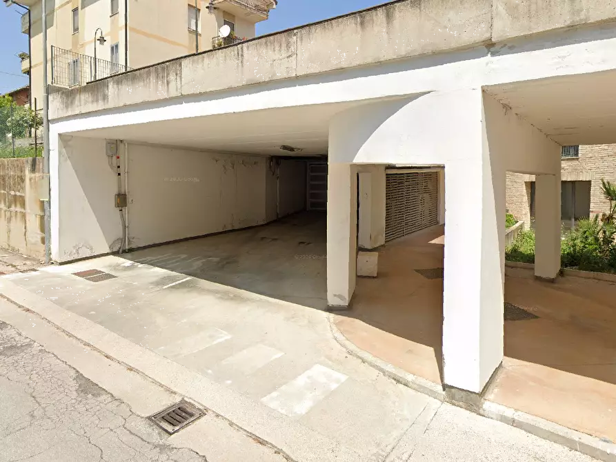 Immagine 1 di Posto auto in vendita  in via Gennari a Fermo