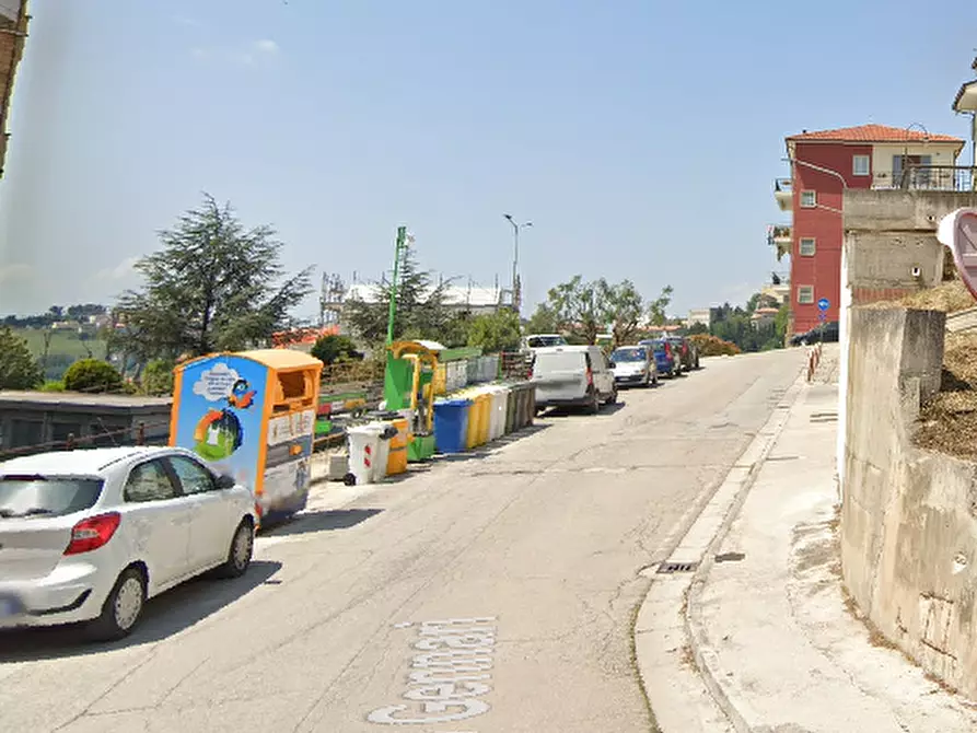 Immagine 14 di Posto auto in vendita  in via Gennari a Fermo