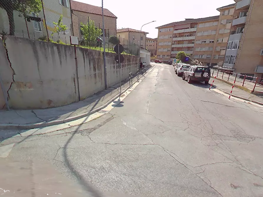 Immagine 17 di Posto auto in vendita  in via Gennari a Fermo