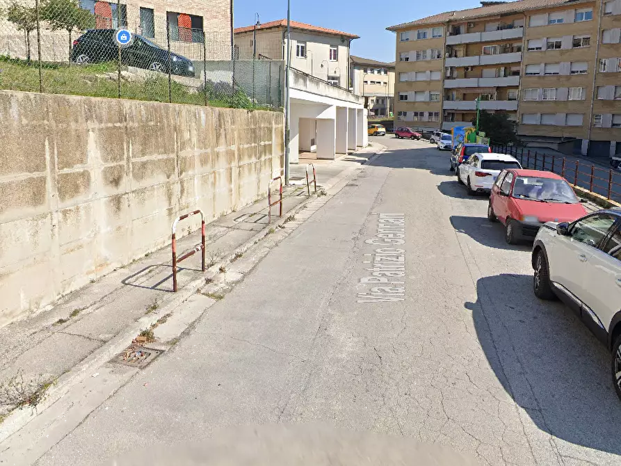 Immagine 18 di Posto auto in vendita  in via Gennari a Fermo