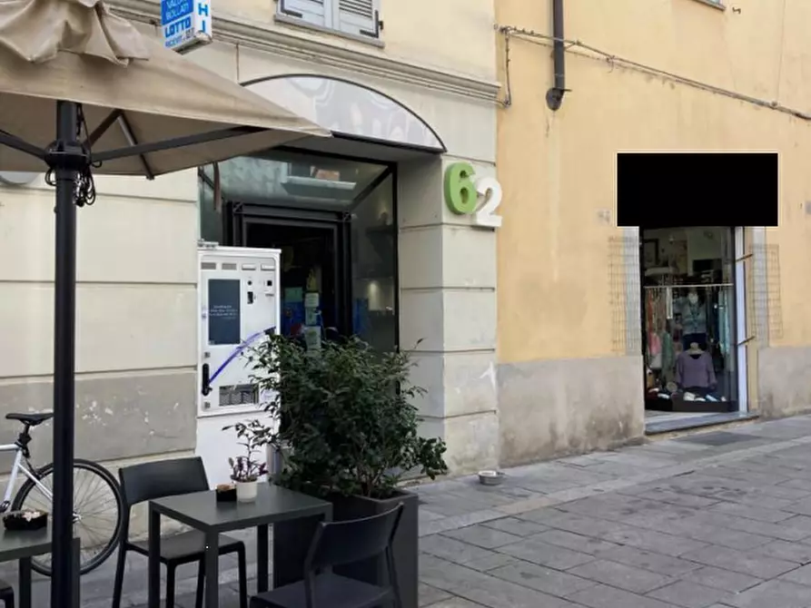 Immagine 2 di Negozio in vendita  in Via Calzolai a Piacenza