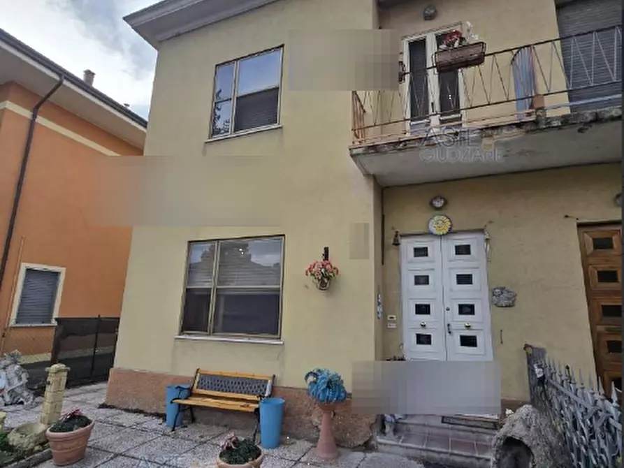 Immagine 1 di Casa indipendente in vendita  in Via Marecchiese a Rimini