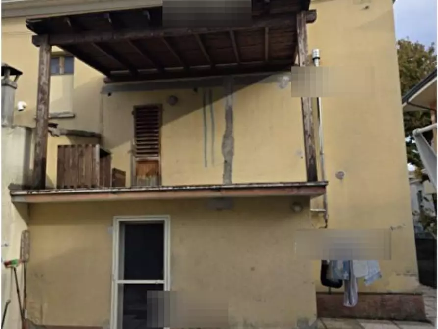 Immagine 2 di Casa indipendente in vendita  in Via Marecchiese a Rimini