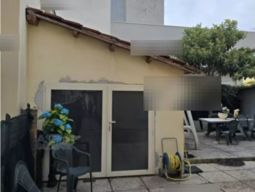 Immagine 3 di Casa indipendente in vendita  in Via Marecchiese a Rimini