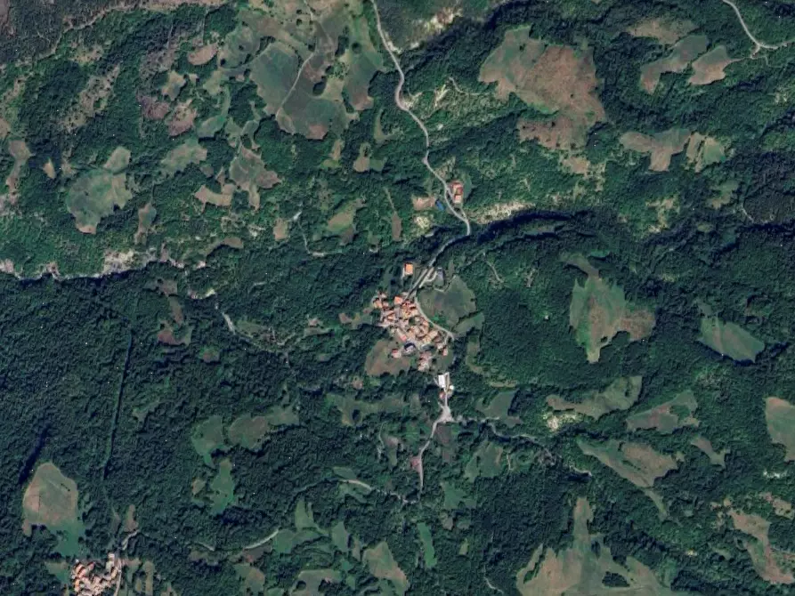 Immagine 11 di Appartamento in vendita  in Localita' Tornarezza a Ferriere