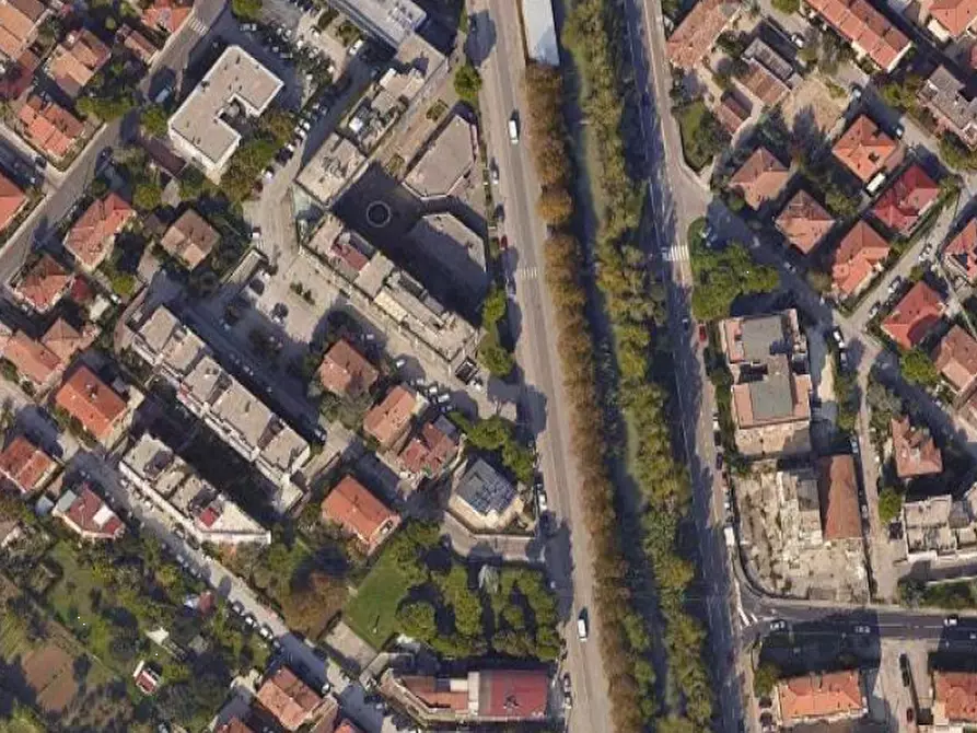 Immagine 7 di Negozio in vendita  in Via Canale Albani a Fano