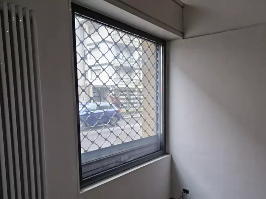 Immagine 2 di Negozio in vendita  in Via Don Bosco a Bergamo
