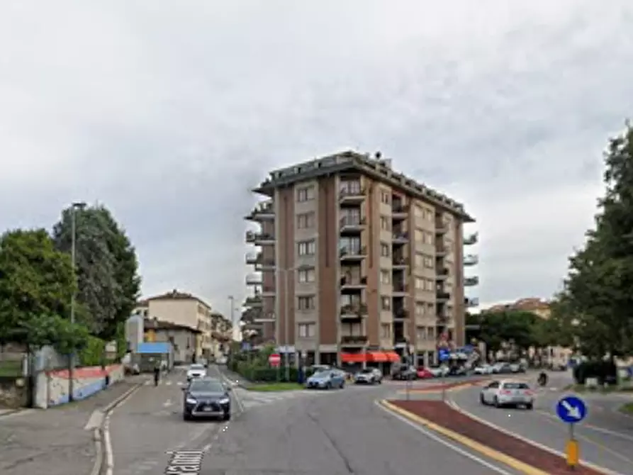 Immagine 4 di Negozio in vendita  in Via Don Bosco a Bergamo