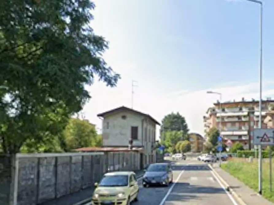 Immagine 8 di Negozio in vendita  in Via Pietro Rovelli a Bergamo
