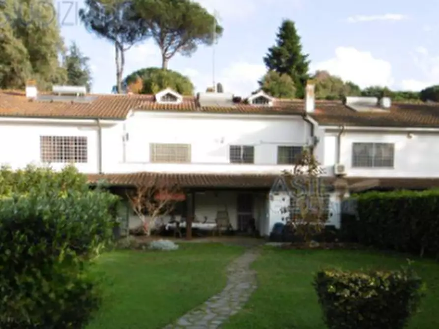 Immagine 2 di Villetta a schiera in vendita  in Via della Giustiniana a Roma