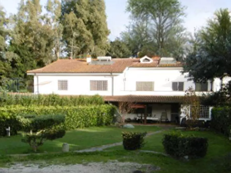 Immagine 1 di Villetta a schiera in vendita  in Via della Giustiniana a Roma