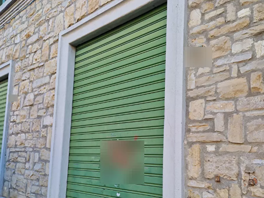 Immagine 1 di Negozio in vendita  in Via Giovanni Carnovali  a Bergamo