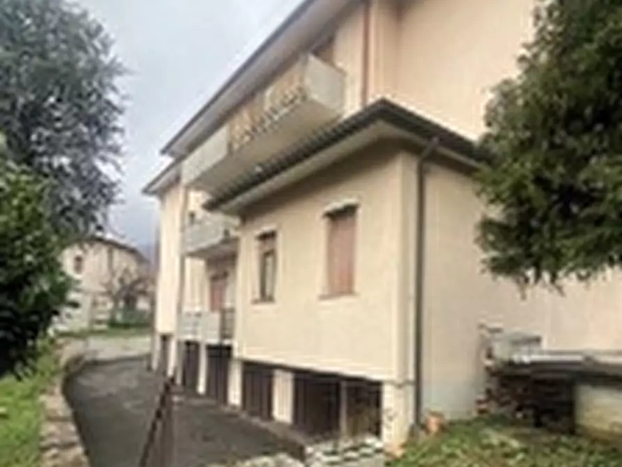 Immagine 3 di Appartamento in vendita  in Viale Monsignor Pietro Bosio a Sotto Il Monte Giovanni Xxiii