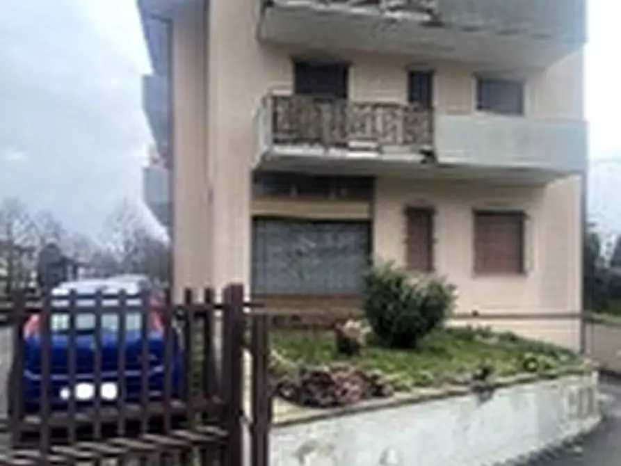 Immagine 6 di Appartamento in vendita  in Viale Monsignor Pietro Bosio a Sotto Il Monte Giovanni Xxiii