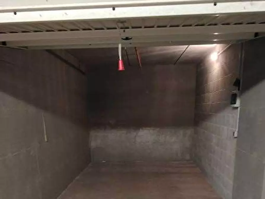 Immagine 1 di Garage in vendita  in Piazza Adriano a Torino