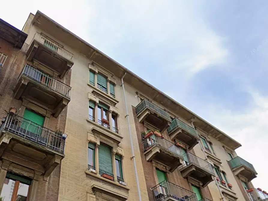 Immagine 8 di Appartamento in vendita  in Via Verres a Torino