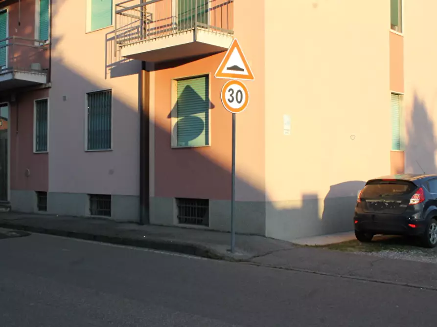 Immagine 1 di Appartamento in vendita  in Via Libertà a Busnago