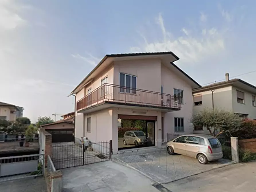 Immagine 4 di Ufficio in vendita  in Via Monte Passarin a Bassano Del Grappa