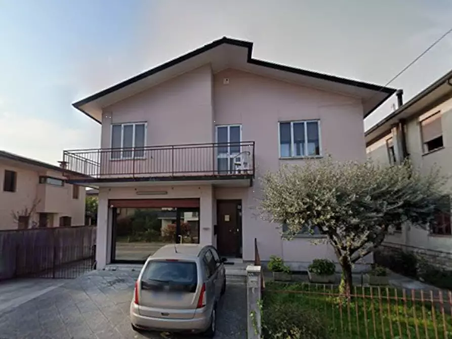 Immagine 5 di Ufficio in vendita  in Via Monte Passarin a Bassano Del Grappa