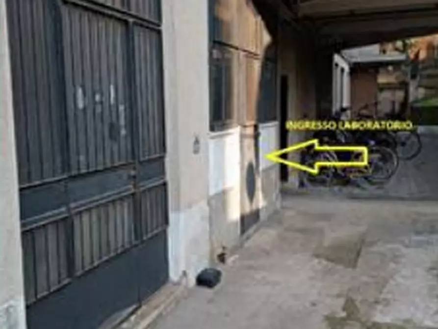Immagine 3 di Laboratorio in vendita  in Viale Fratelli Casiraghi a Sesto San Giovanni