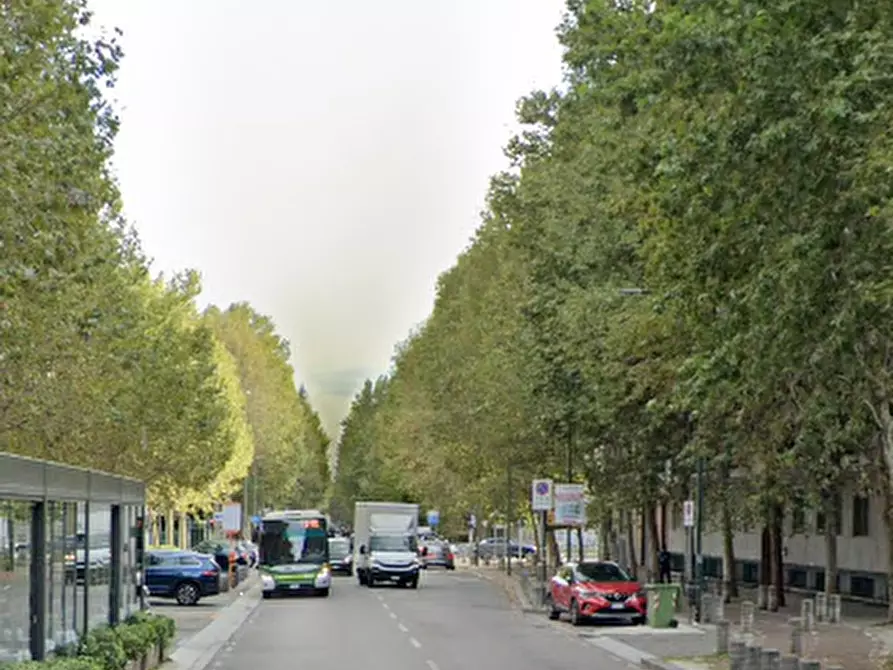 Immagine 5 di Laboratorio in vendita  in Viale Fratelli Casiraghi a Sesto San Giovanni