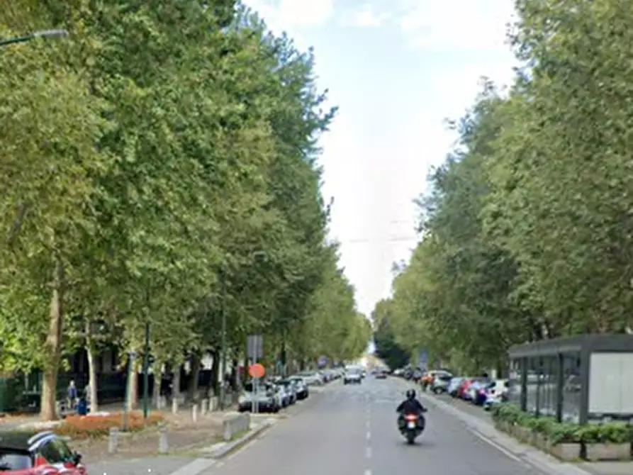 Immagine 7 di Laboratorio in vendita  in Viale Fratelli Casiraghi a Sesto San Giovanni
