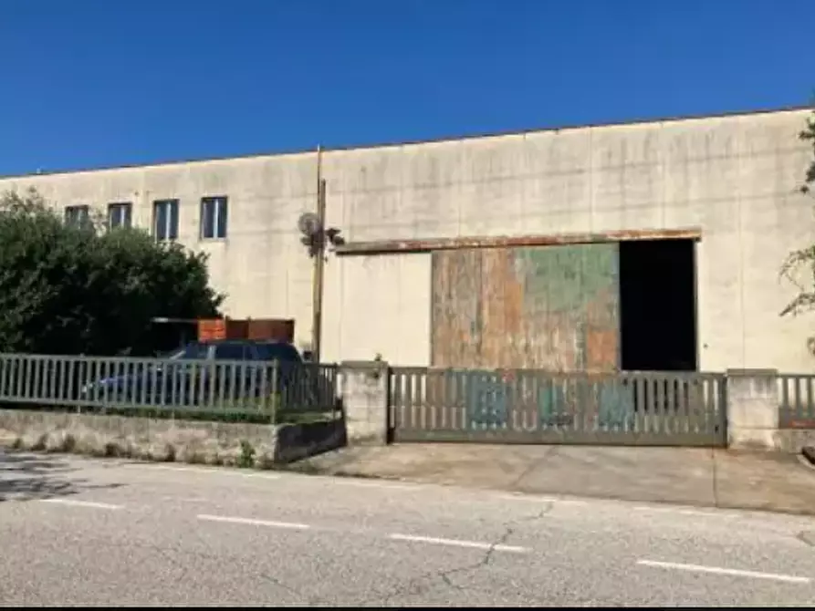 Immagine 3 di Capannone industriale in vendita  in Via Aspromonte a Schio