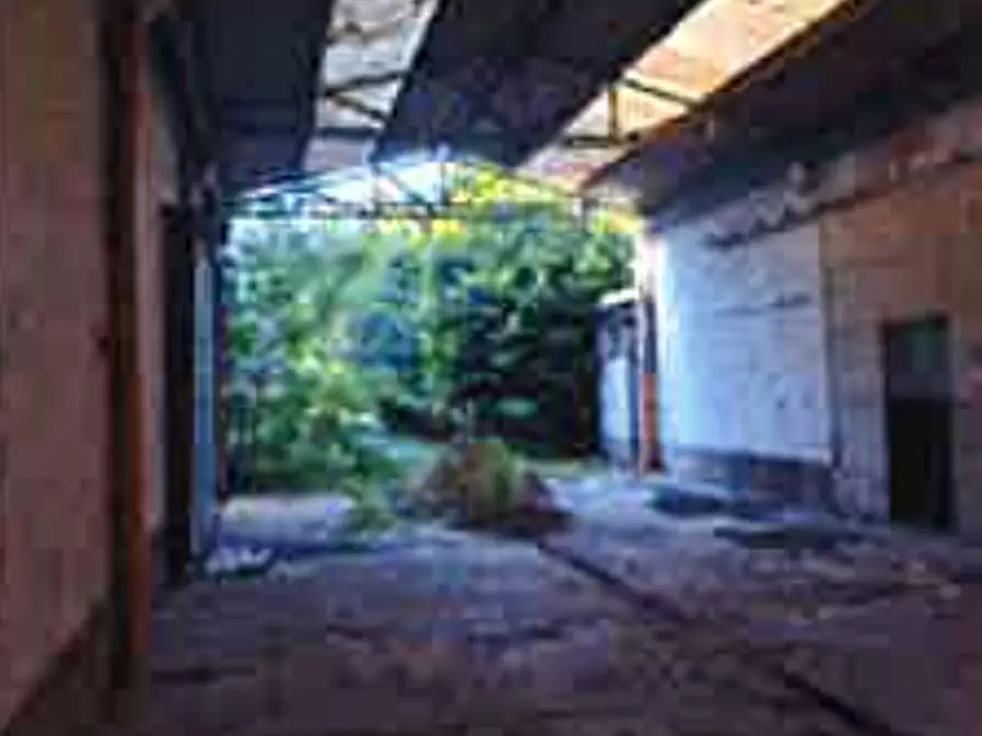 Immagine 3 di Capannone industriale in vendita  in via Puccini  a Besana In Brianza